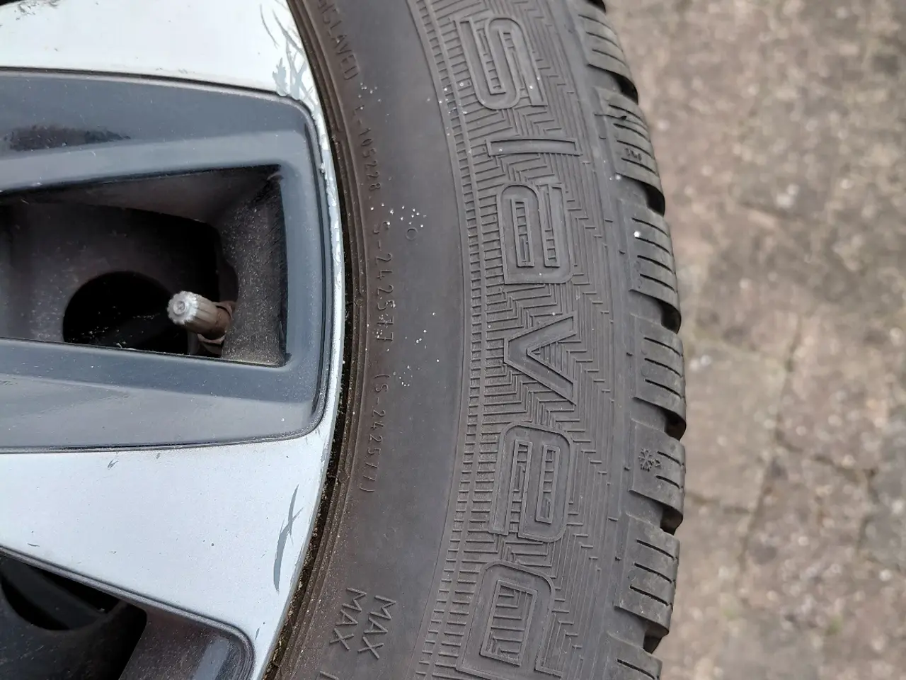 Billede 2 - Vinterdæk på fælge - passer bla til Toyota Corolla