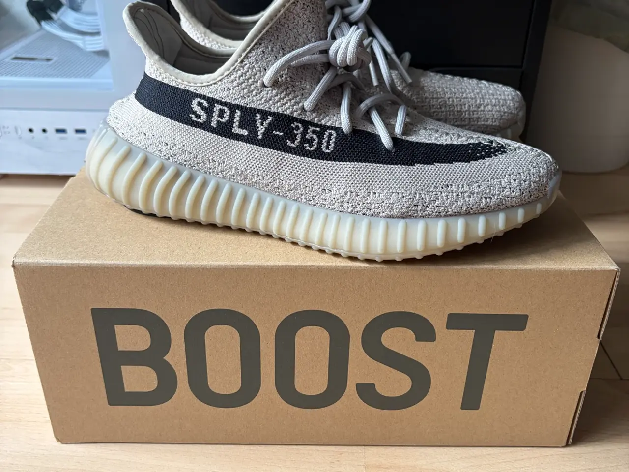 Billede 6 - Adidas Yeezy Boost 350 V2 Slate – Str. 42 – Ny