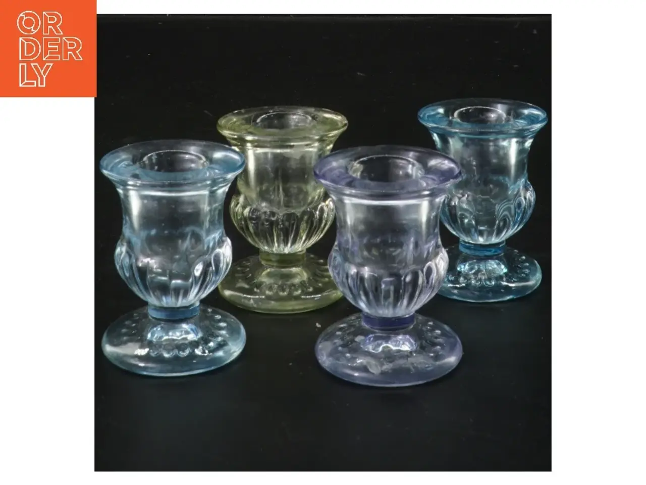Billede 1 - Glaslysestager sæt af 4 (str. 4 stk 6,5 cm)