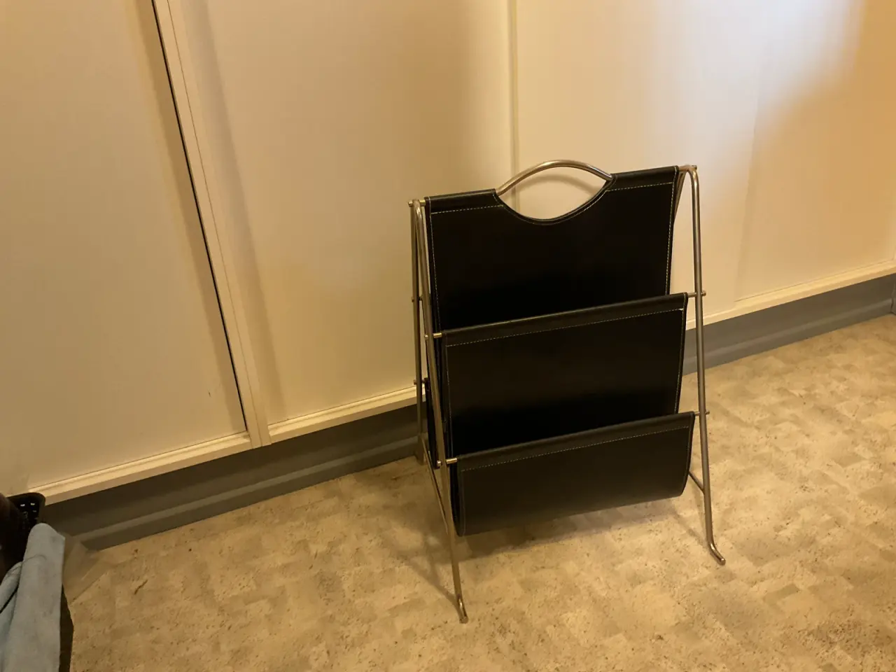 Billede 1 - Blad og Avisholder