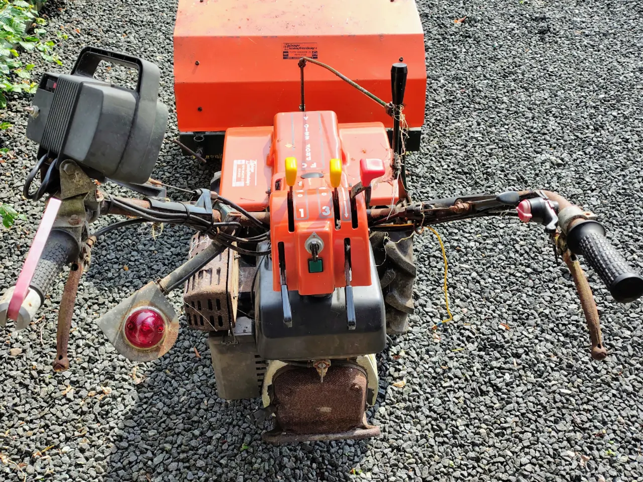 Billede 2 - Goldoni gear maskine med kost 80 cm