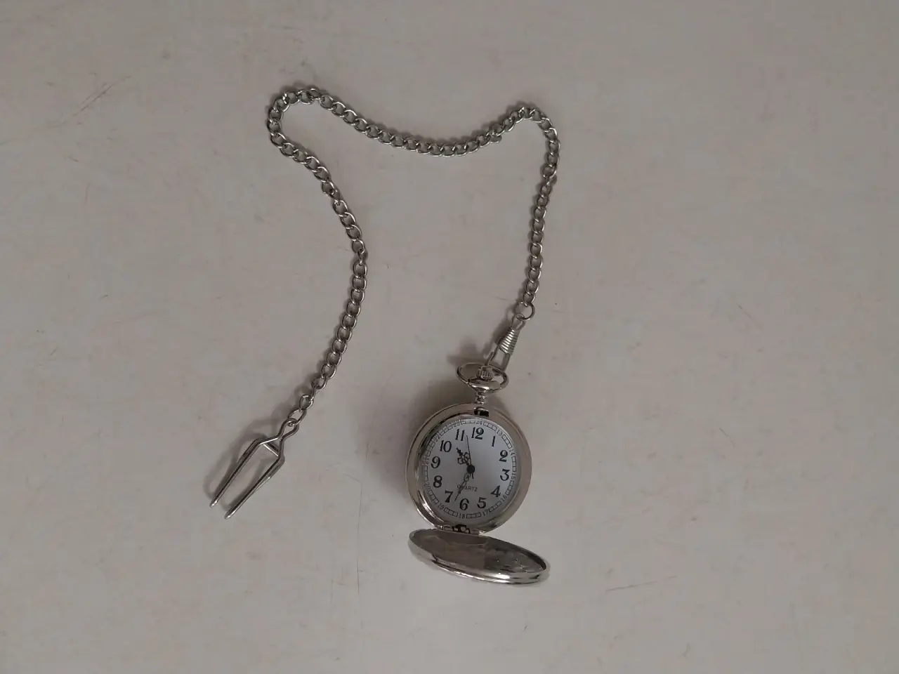 Billede 3 - Sølvfarvet lommeur Quartz