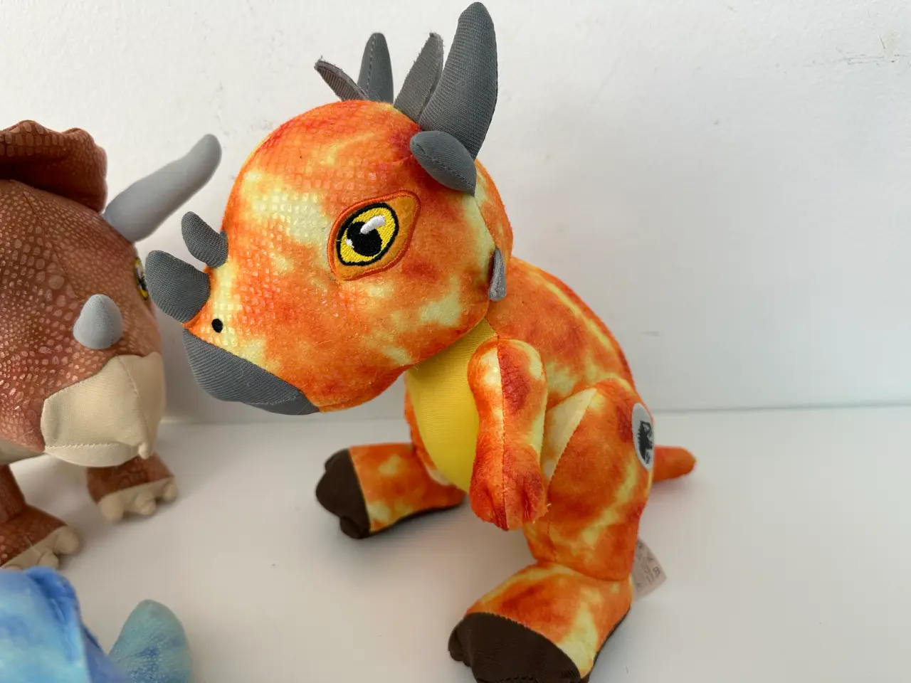 Billede 3 - 3 stk. 'Jurassic World' bamser