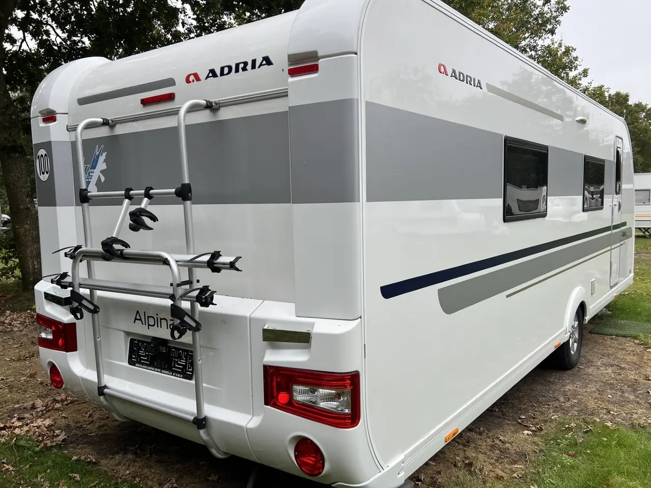 Billede 3 - Adria Alpina 663 HT Med meget godt udstyr.