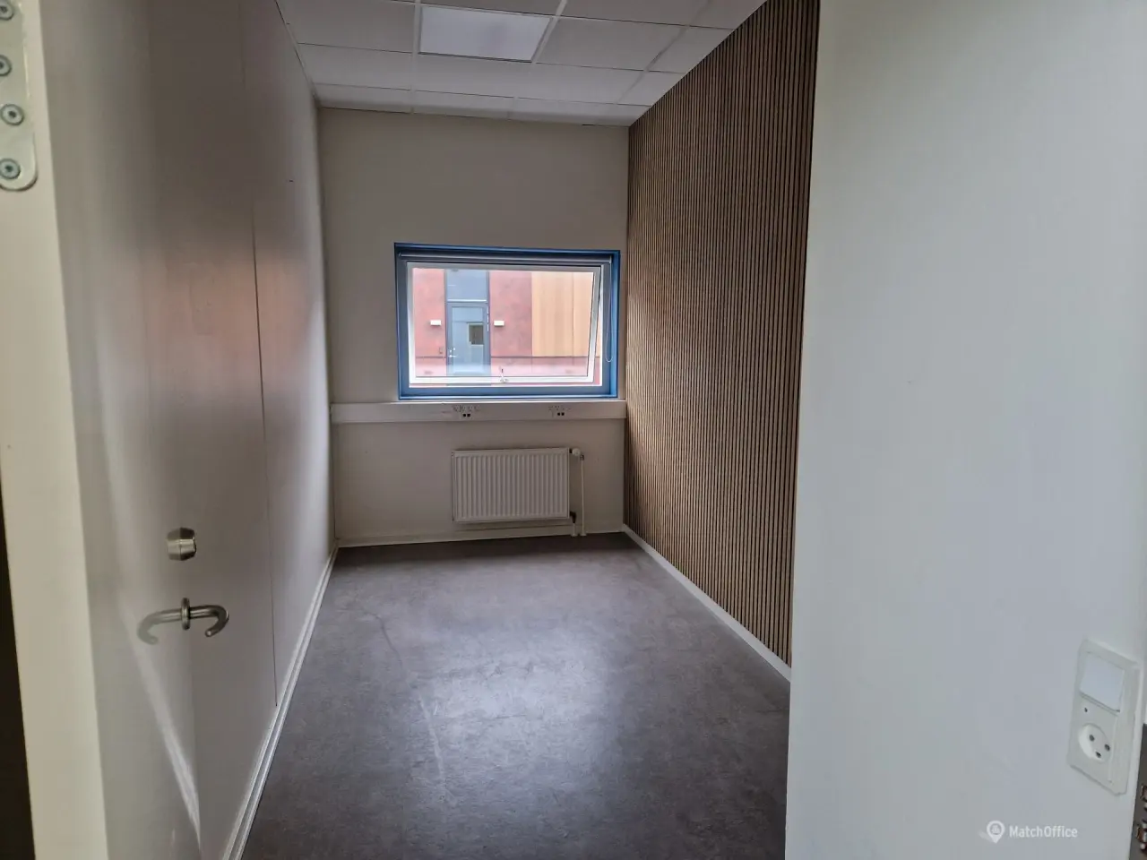 Billede 4 - Synligt beliggende butik/showroom med moderne faciliteter og fri parkering