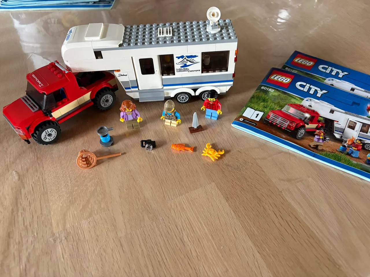 Billede 2 - Lego City: Pickup og Campingvogn (60182)