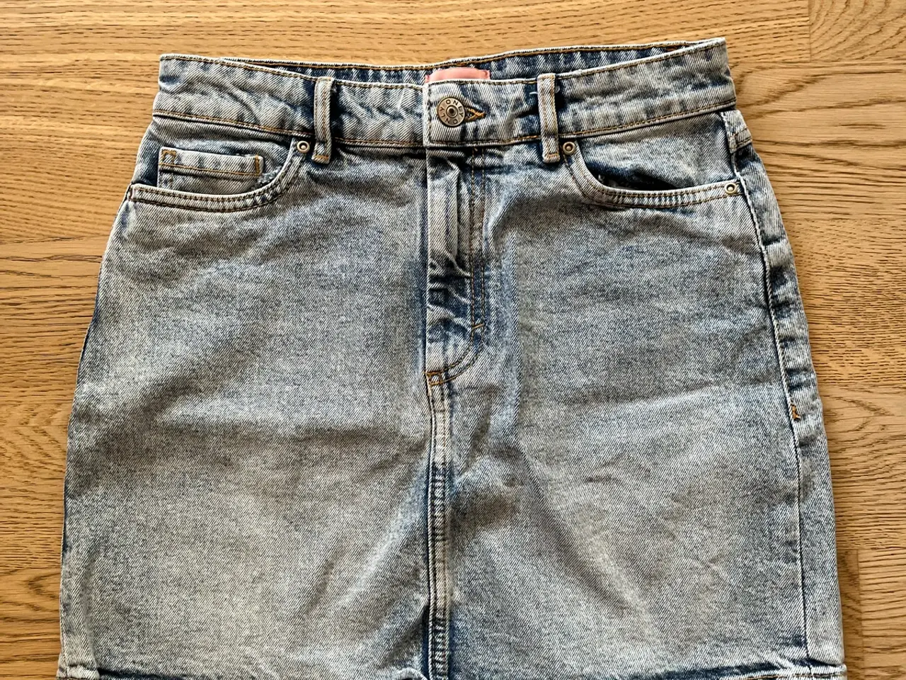 Billede 1 - ONLY denimnederdel lyseblå str 34