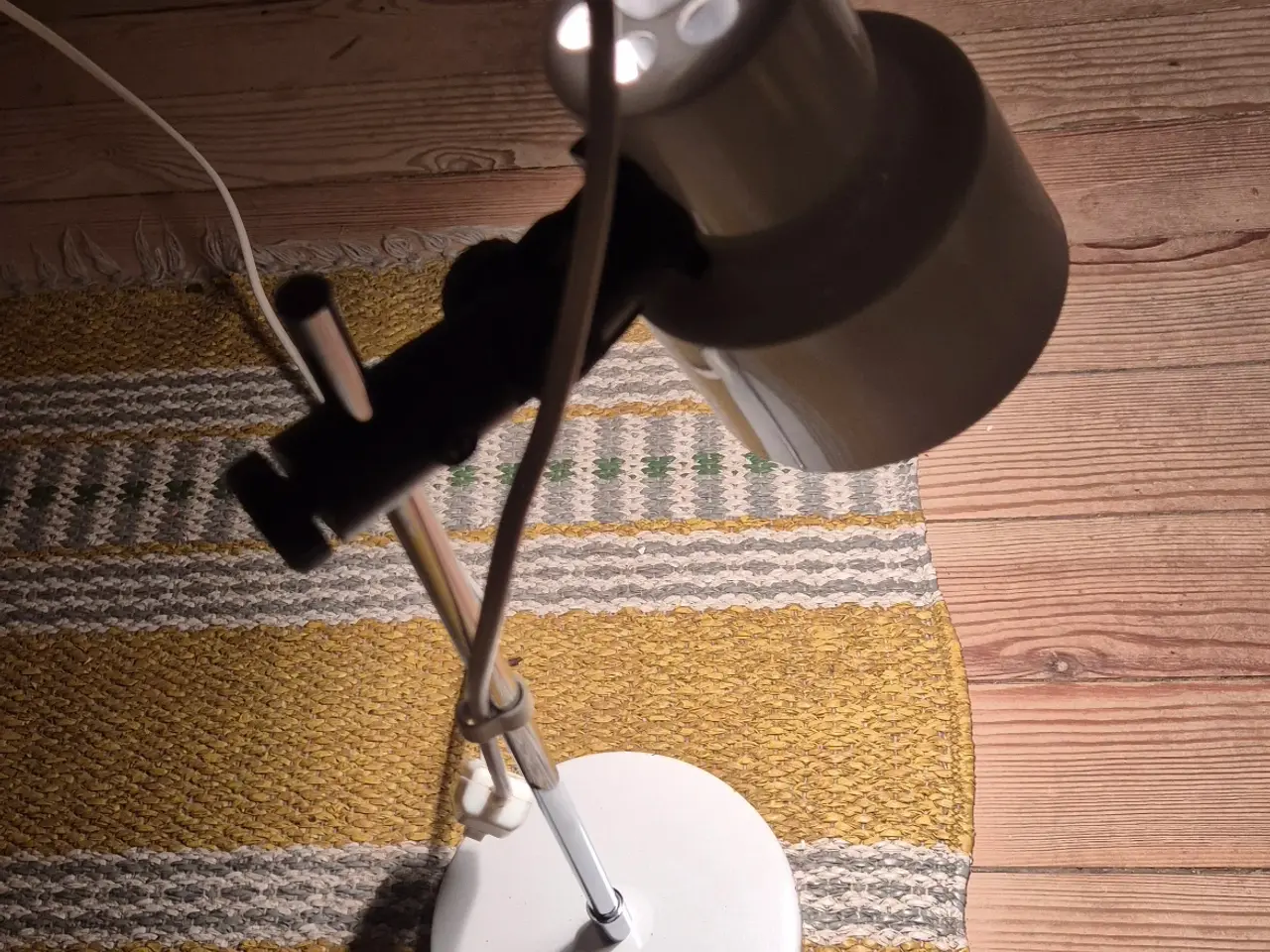 Billede 7 - Kridhvid bordlampe med sød lille skærm 