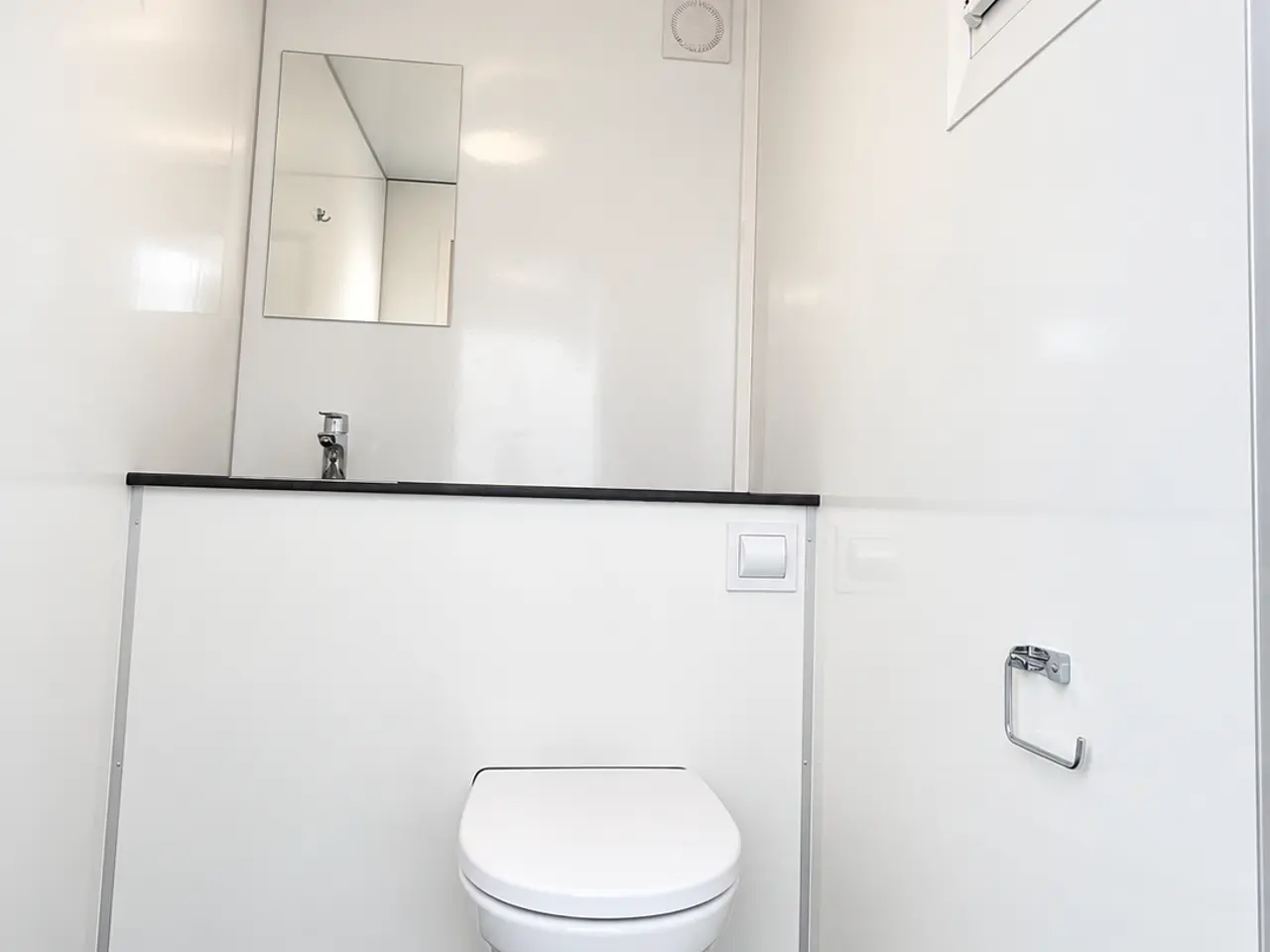 Billede 4 - Toiletvogn 240 med 2 toiletter & kværn - Ø110 mm