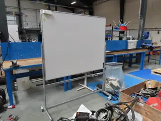 Whiteboard på stativ