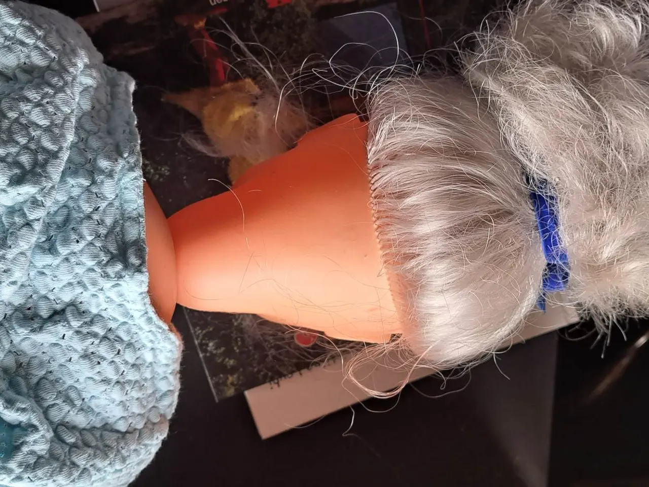 Billede 4 - Ældre Dukke den måler i højden 65 cm