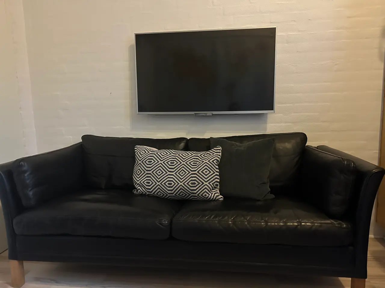 Billede 1 - Klassisk Mogens Hansen MH 2225 sofa – Sort læder –
