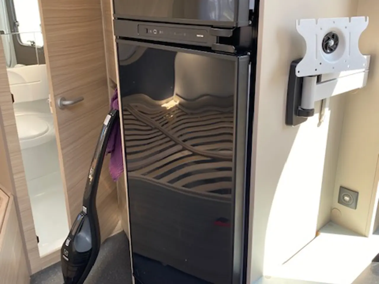 Billede 9 - Adria Althea 402ph i topstand
