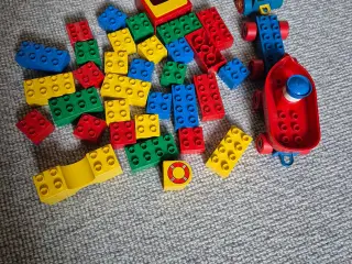 Lego DUPLO bil med båd og figurer