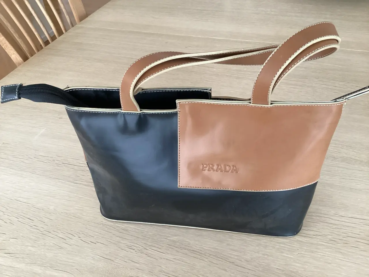 Billede 1 - Prada kopitaske i kunstlæder