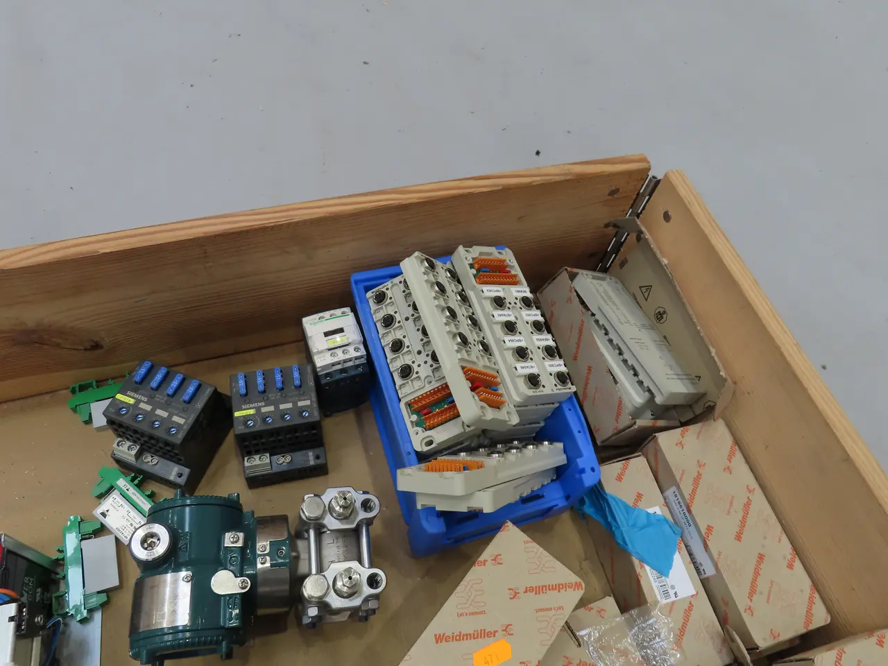 Billede 13 - Palle med div. strømforsyninger SITOP PSU8200, eltavle TITECH ELECTRIC m.m.