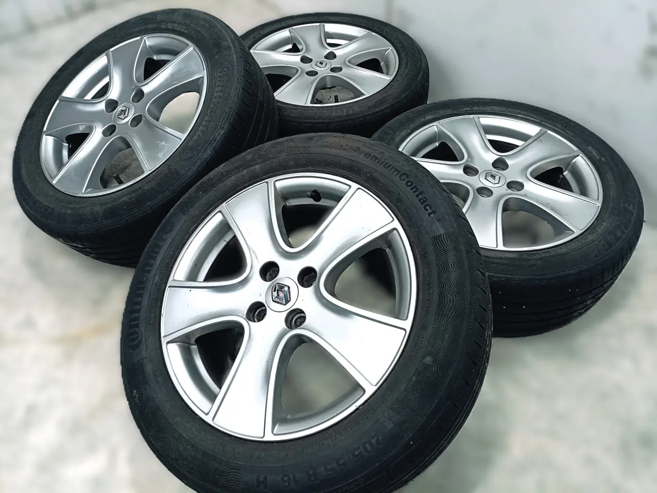 Billede 2 - 4x100 16" ET44 nav 60,1ø Renault sommersæt