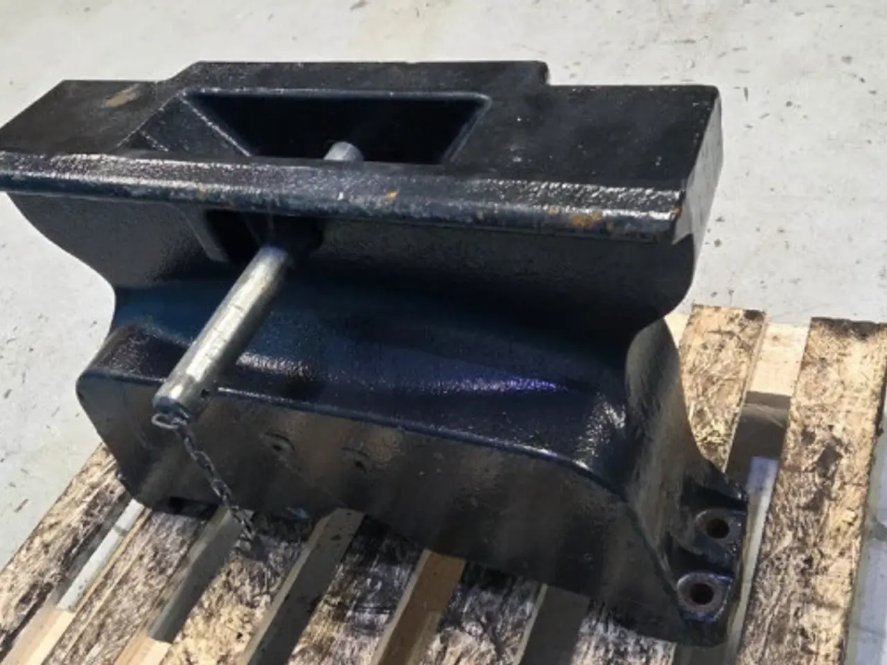 Billede 8 - Case Farmall 115C Frontvægt Holder 84313805