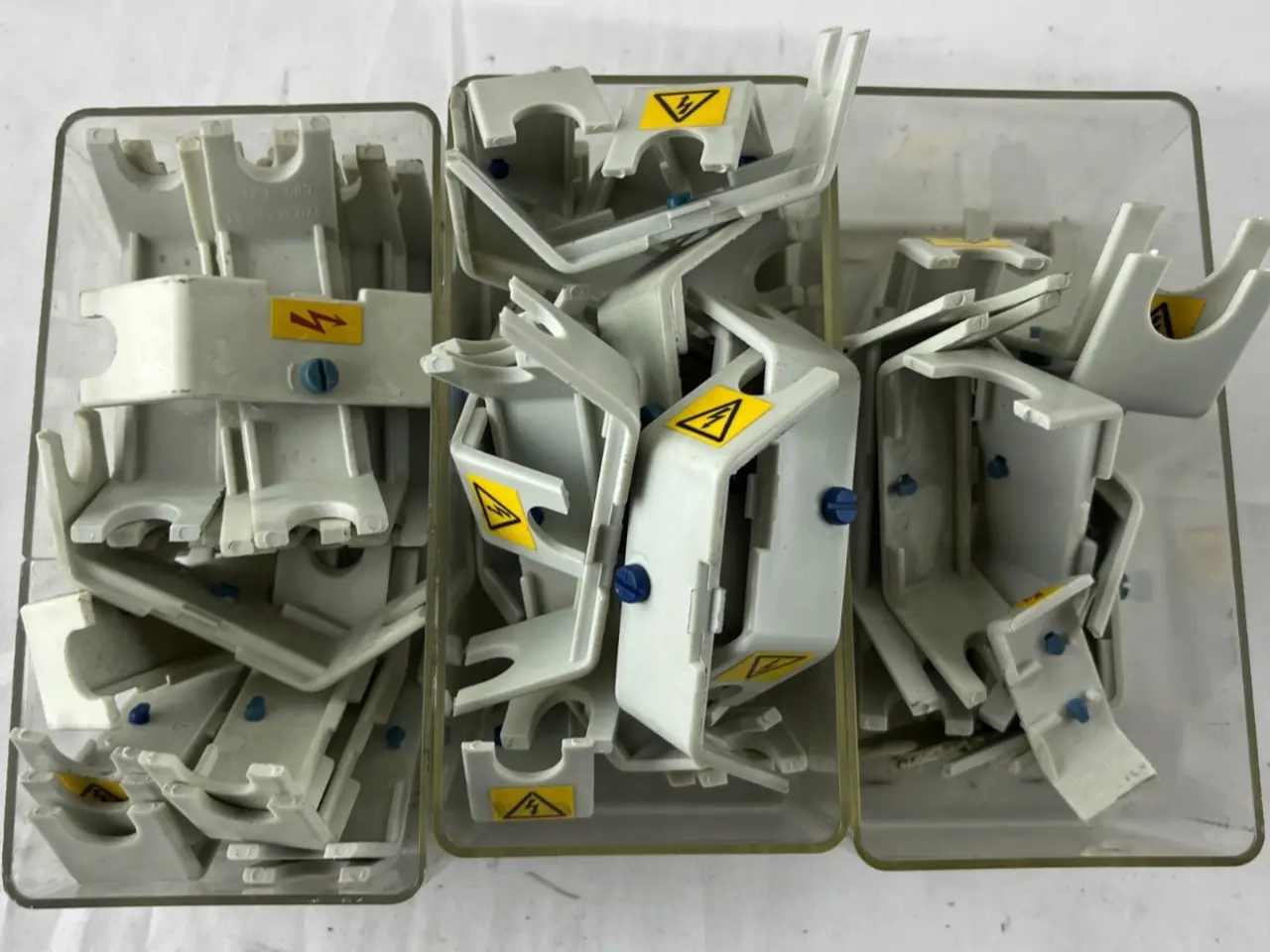 Billede 1 - kontakt Fuse Handle Parts Bulk parti 3 Trays