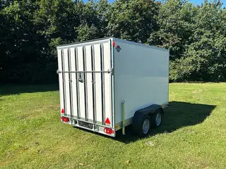 Stema Cargo 305x187x184 2 akslet 2700 kg Rampe