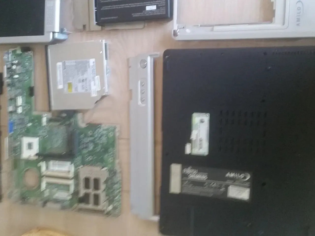 Billede 1 - Fujitsu amilo L300 sælges i dele.