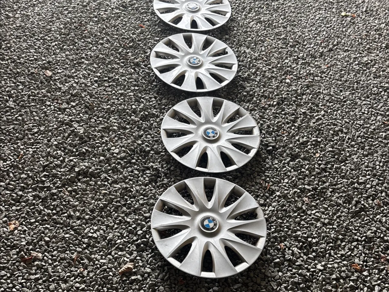 Billede 1 - 4 stk. originale 16" BMW hjulkapsler (F30/F31)