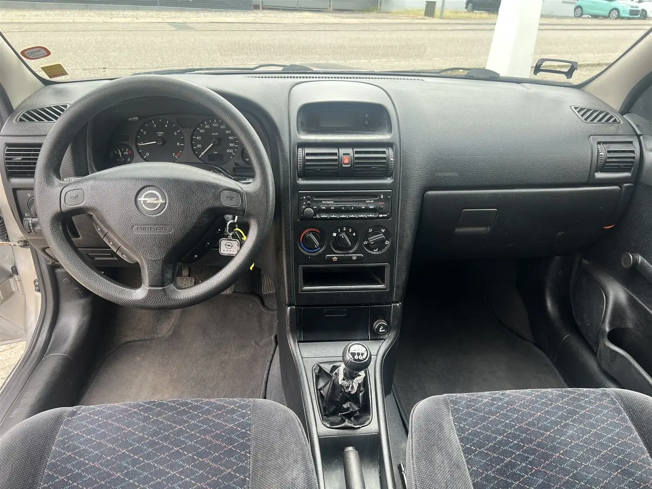 Billede 4 - Opel Astra 1,6 16V Club 100HK 5d
