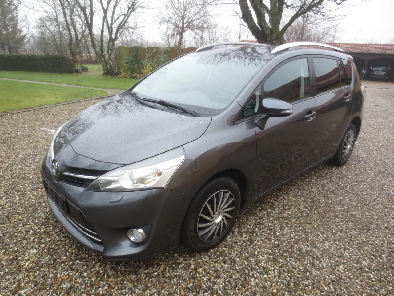 Billede 1 - Pæn Toyota Verso 1.6 D 7 Pers År 14. Nysynet