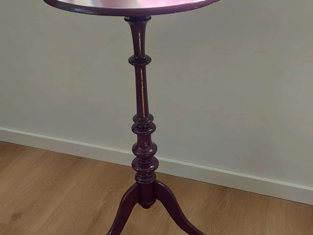 Billede 3 - Fint pyntebord malet i farven: amethyst shadow
