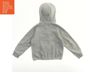 Grå hættetrøje fra Uniqlo (str. 116)