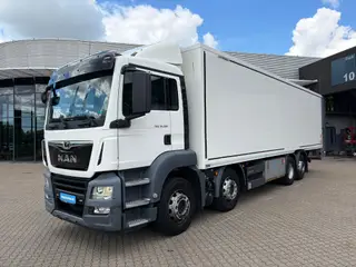 MAN TGS 35.320 8x2-6, Lukket kasse