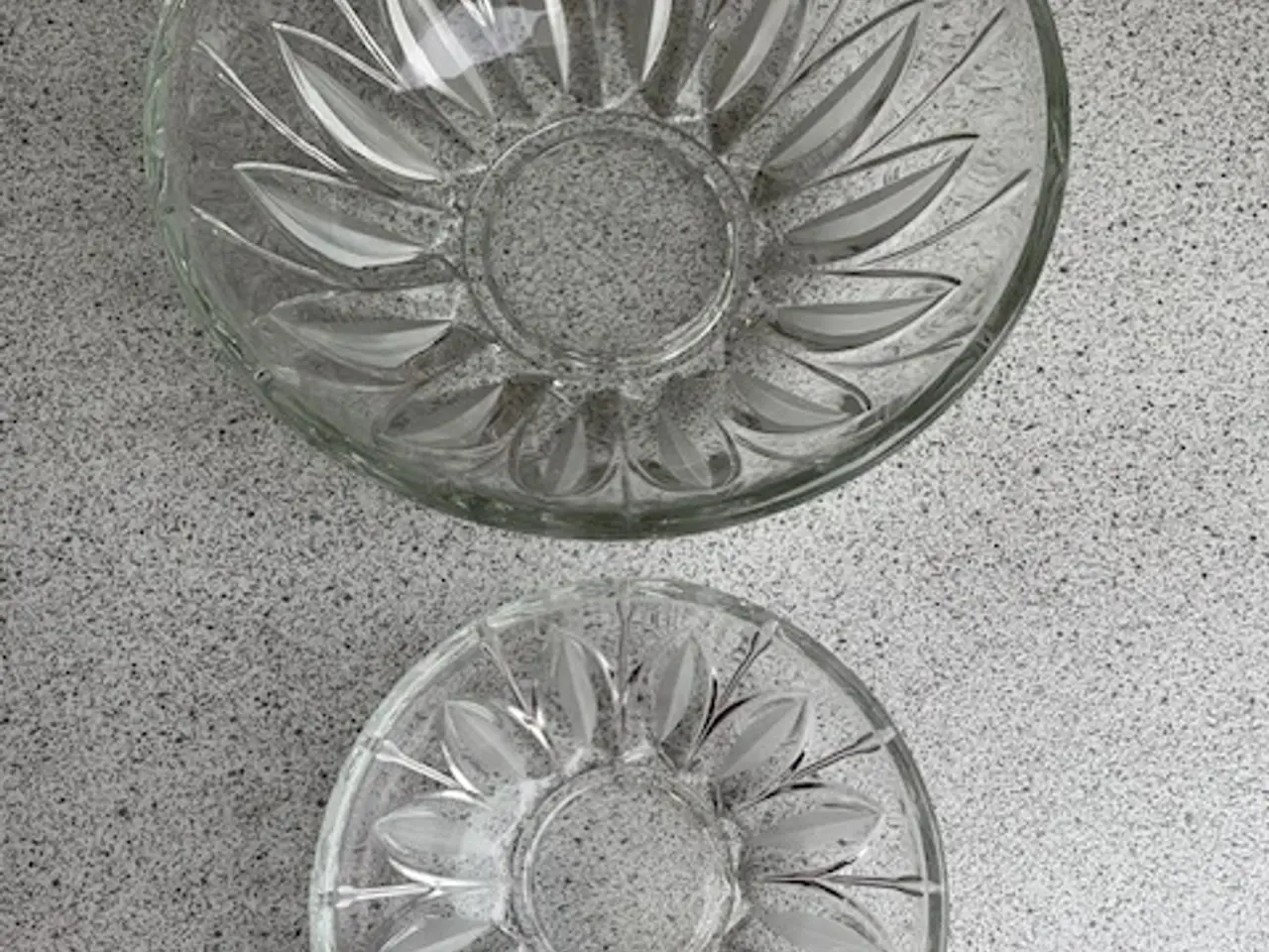 Billede 1 - Glas skåle - retro - 2 stk. samlet pris 20 kr.