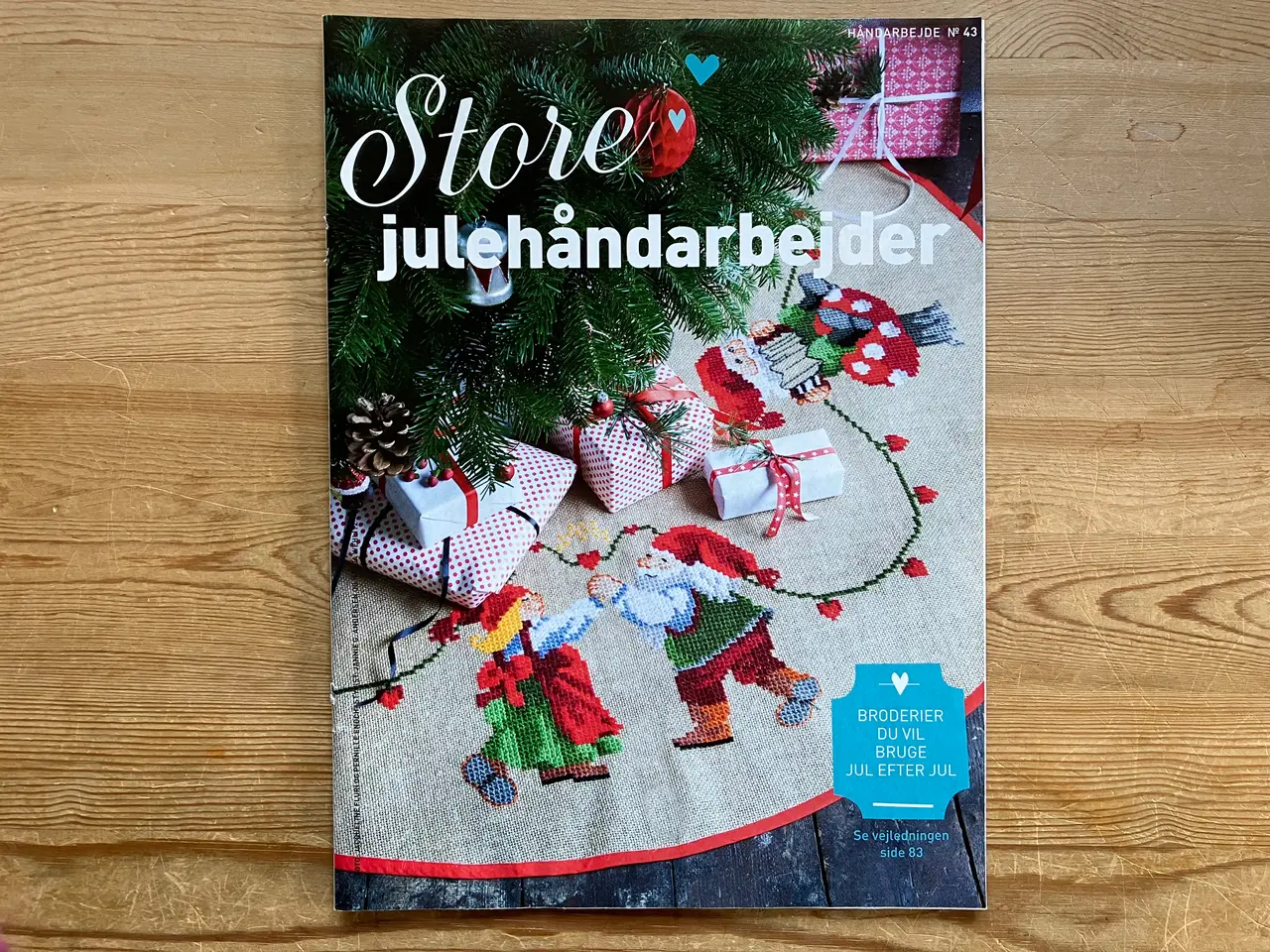 Billede 1 - Store julehåndarbejder i korssting m.m.