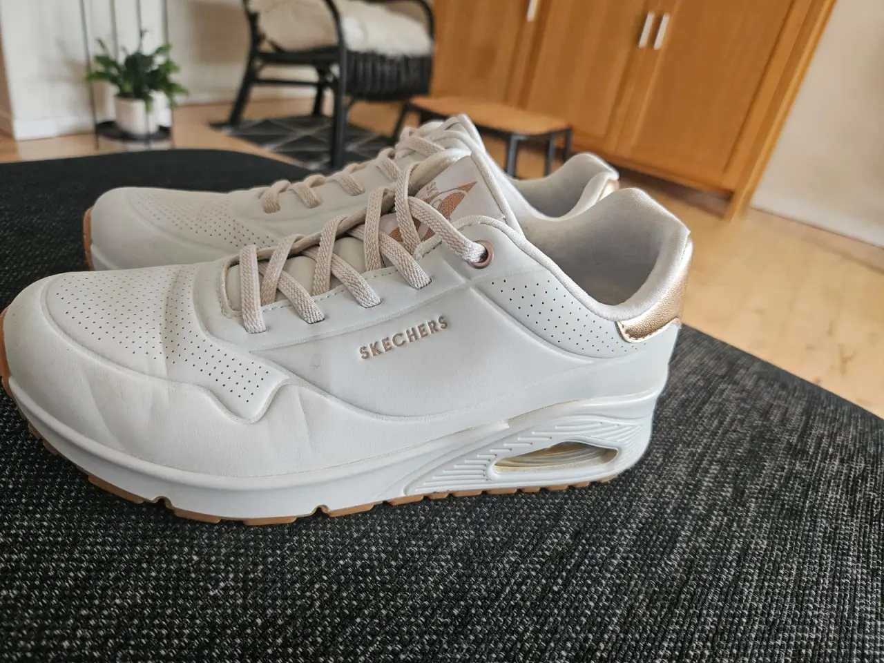 Billede 4 - SMARTE SNEAKERS FRA SKECHERS