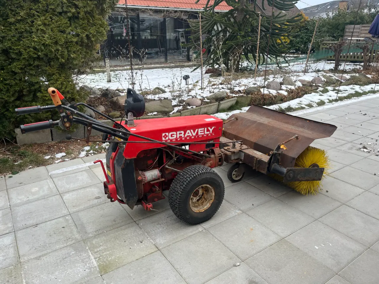 Billede 1 - Gravely fejemaskine 12 hp