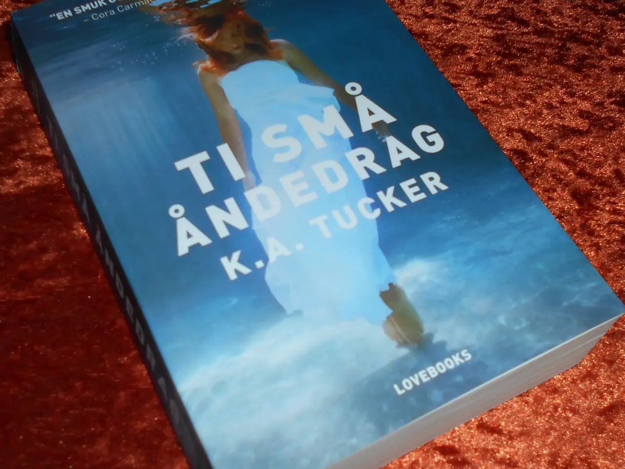Billede 1 - Ti små åndedrag, K. A. Tucker