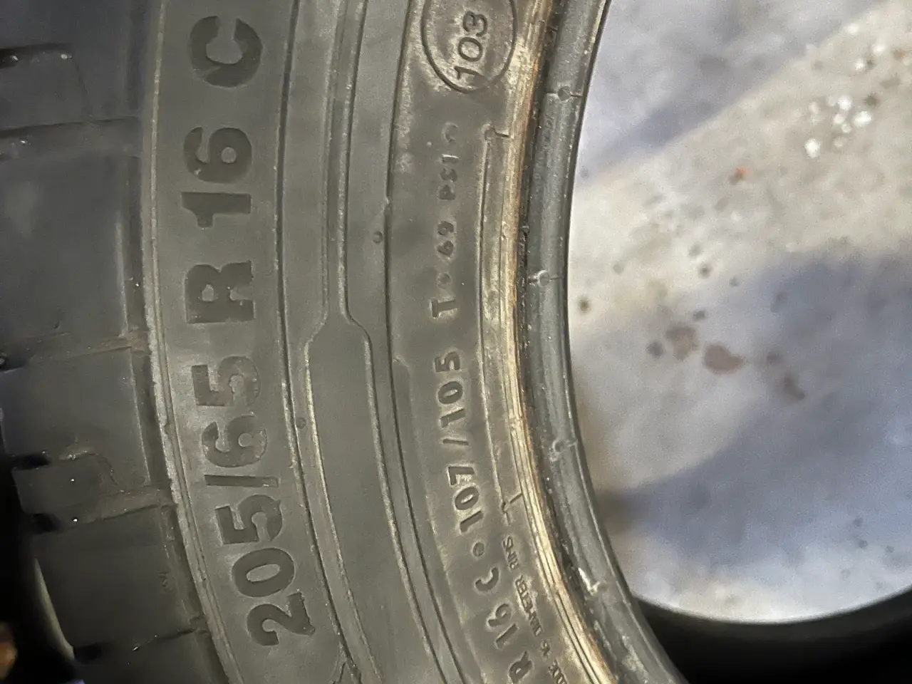 Billede 1 - 205/65R16c Continental sommerdæk 