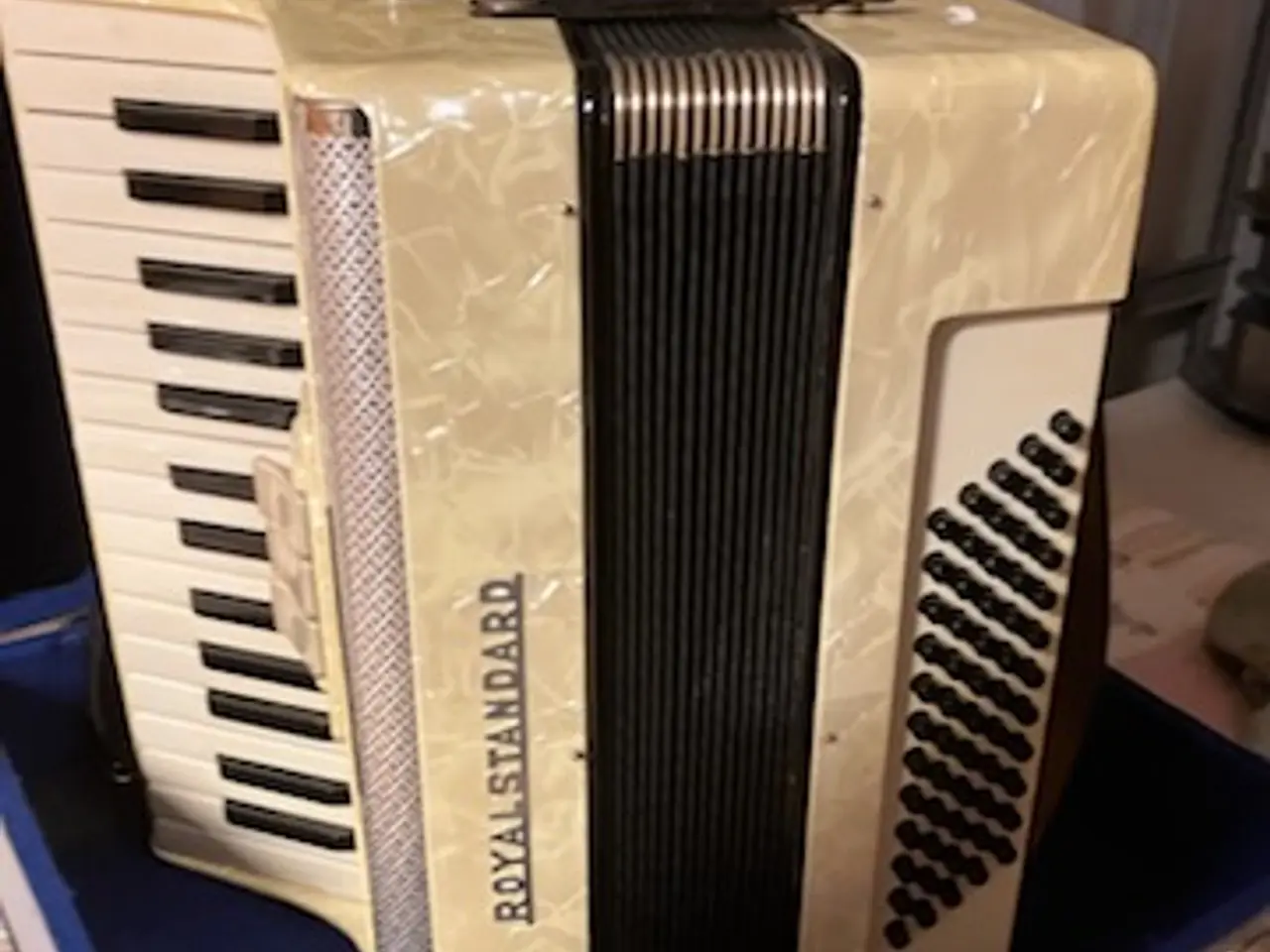 Billede 3 - Pæn og velholdt harmonika
