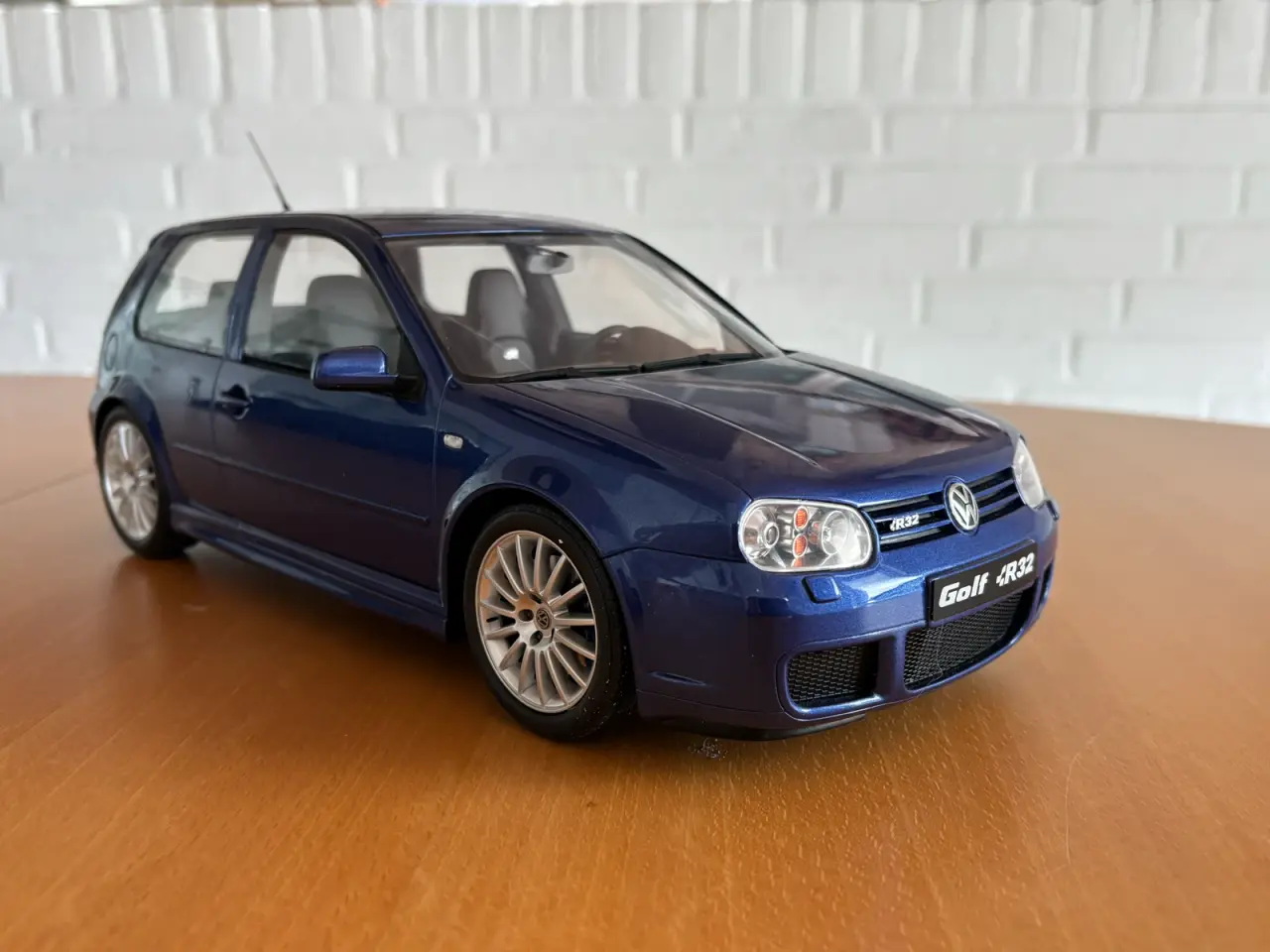 Billede 1 - Vw Golf R32 1:12