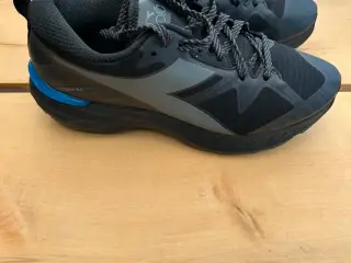 Diadora blushield Trailsko