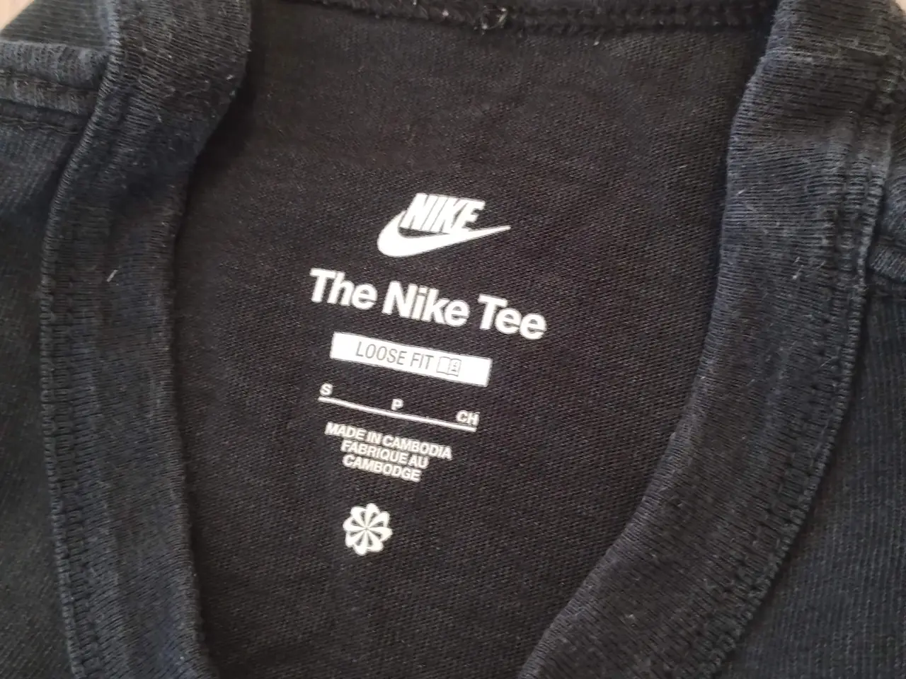 Billede 2 - Nike Premium Essentials T-shirt – Str. S – Sort (L