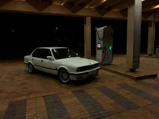 E30 320i M