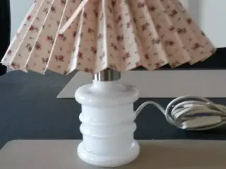 lille apoteker lampe med skærm. højde på glas 10 c