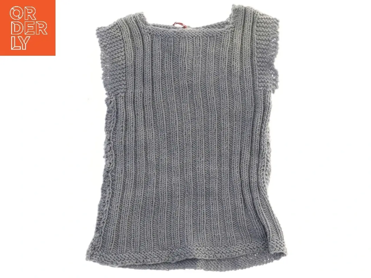 Billede 2 - Strikket vest med knapper (str. 17x27 cm)