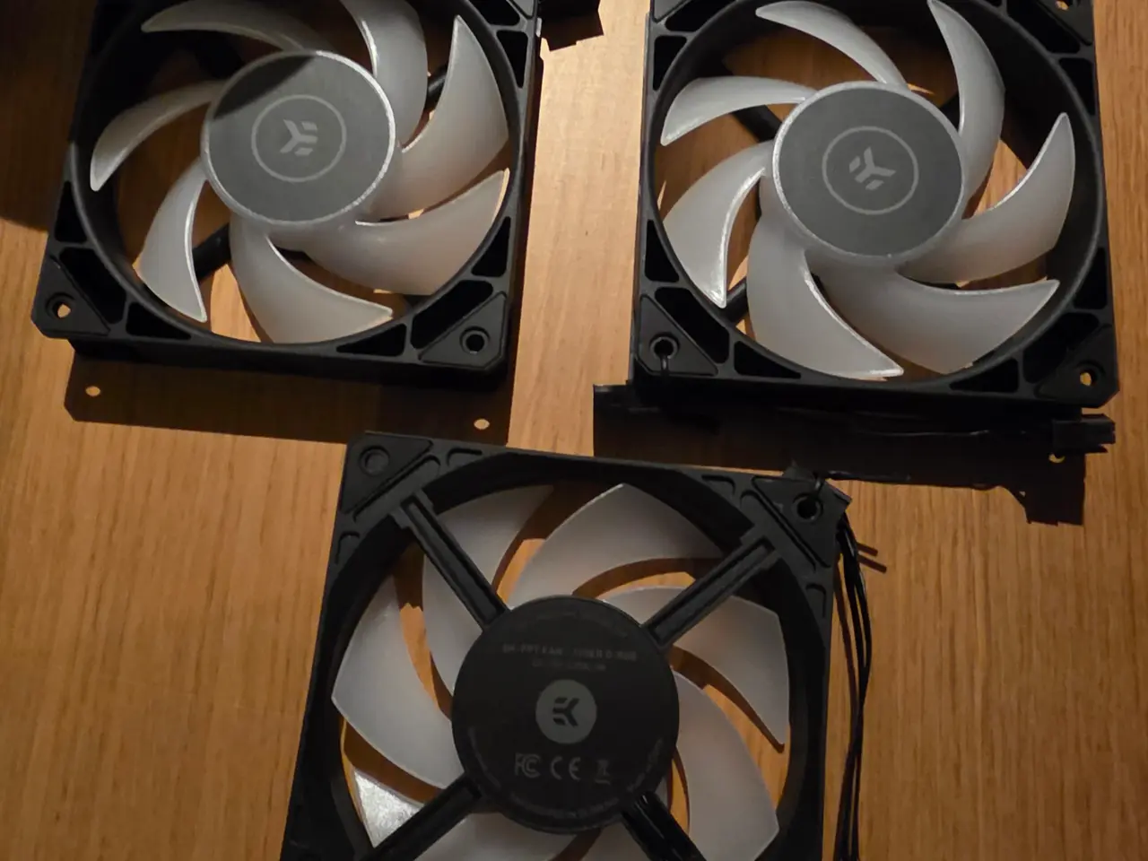 Billede 2 - EK-Loop Fan FPT 120 D-RGB - Black (550-2300rpm)