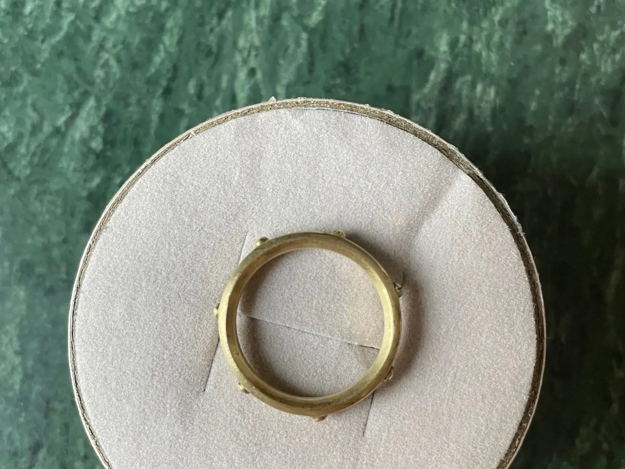 Billede 3 - Jane Kønig forgyldt ring med skruer
