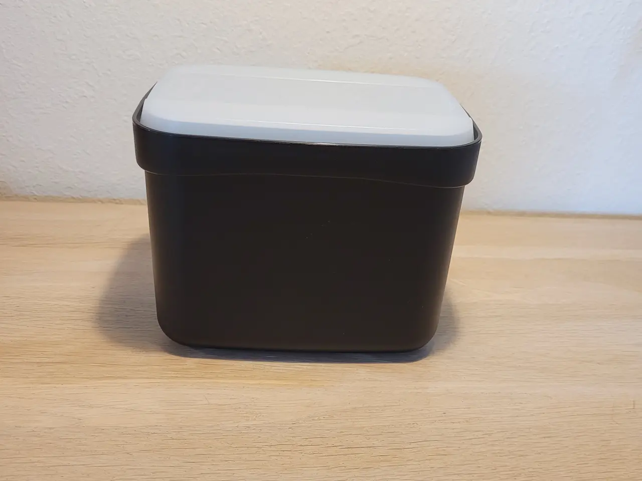 Billede 1 - Tupperware bøtte med tryklåg