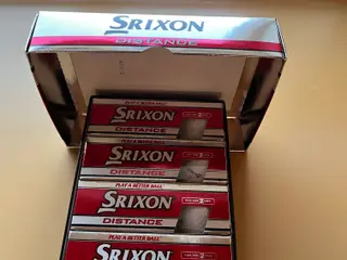 Bære bag + 1 ks. helt nye Srixon bolde