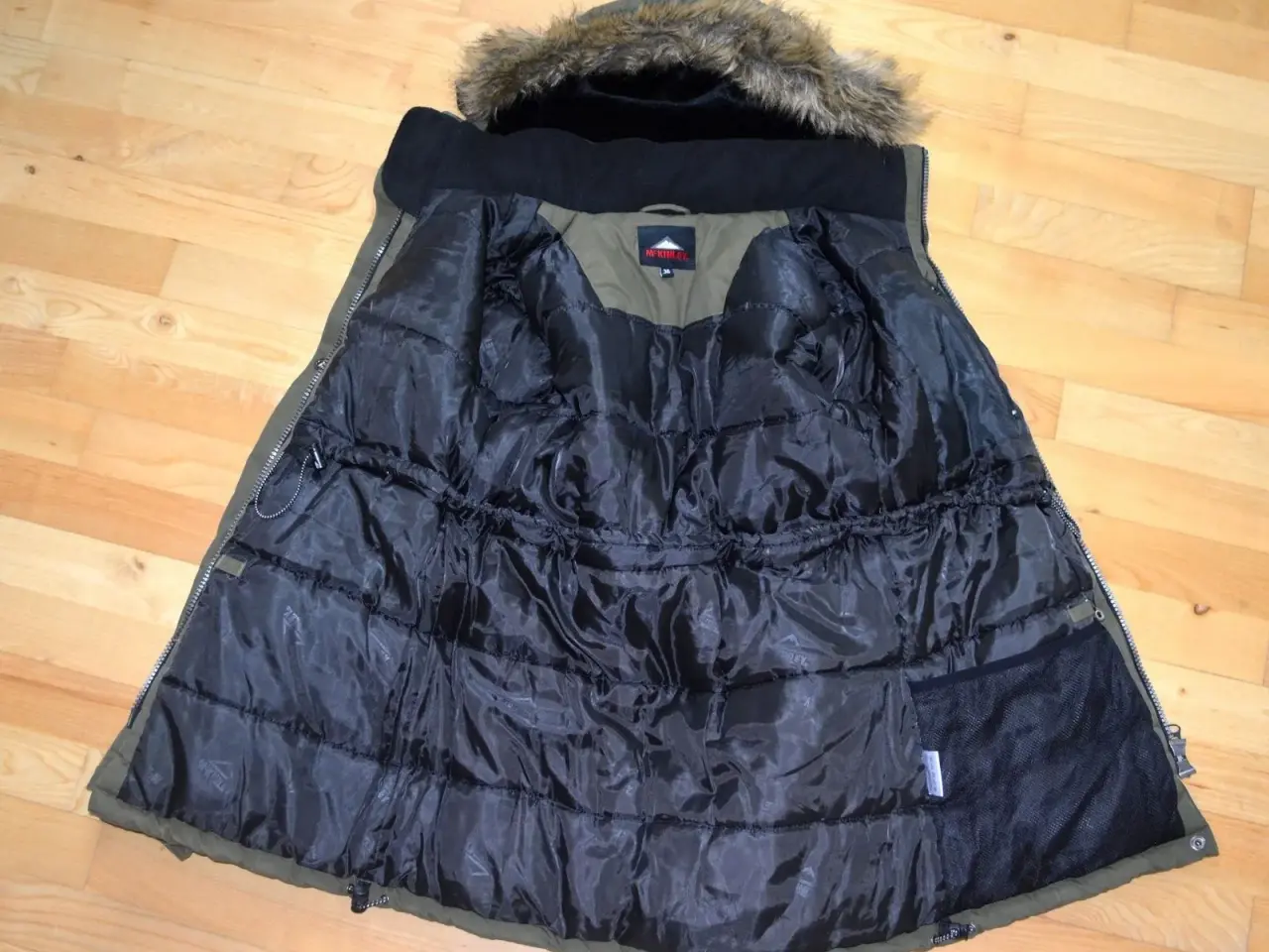 Billede 2 - JAKKE: McKinley PARKA i str. 36., som ny