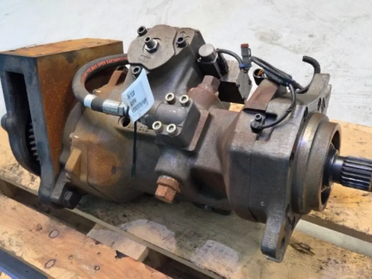 Billede 6 - New Holland T8.320 Hydrostatisk Pumpe 84393724